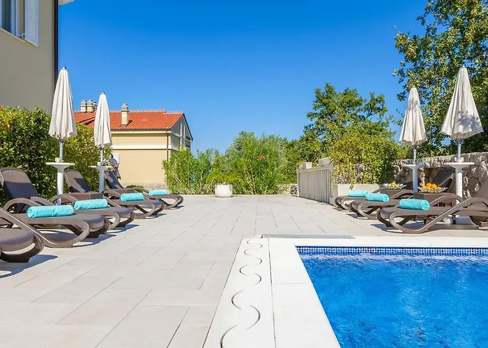 Luxury Mande Villa
