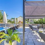 Konukevi Luxury Mande 5*