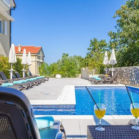 Luxury Mande Villa