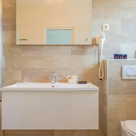 Gasthuis Luxury Mande