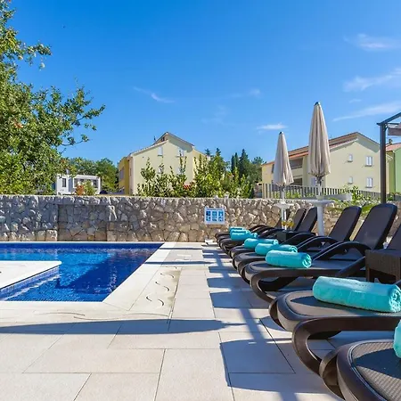 Luxury Mande Villa