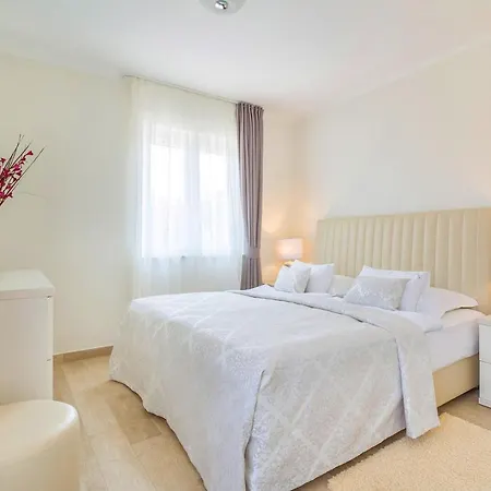 Luxury Mande Malinska