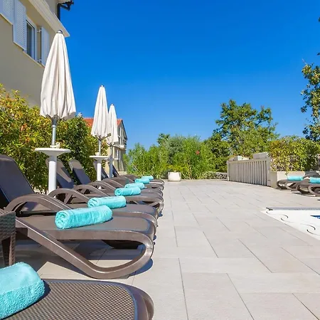 Luxury Mande Villa *